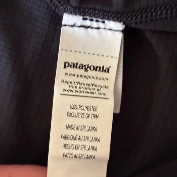 Patagonia Women's Black Short Sleeve Tee Size Small - Picture 9 of 10